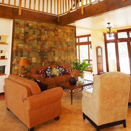 Pinegrove Lodge Mountain Resort Cagayan de Oro Exteriör bild